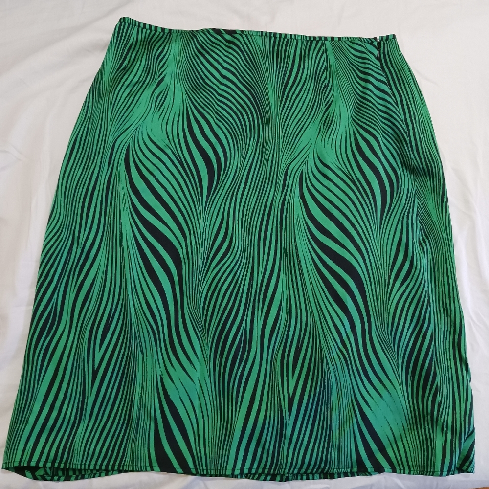 Green Wave-Print Pencil Skirt